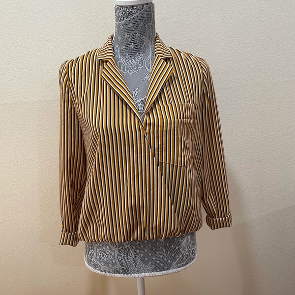 Forever 21 shirt  Size small - Picture 2 of 5